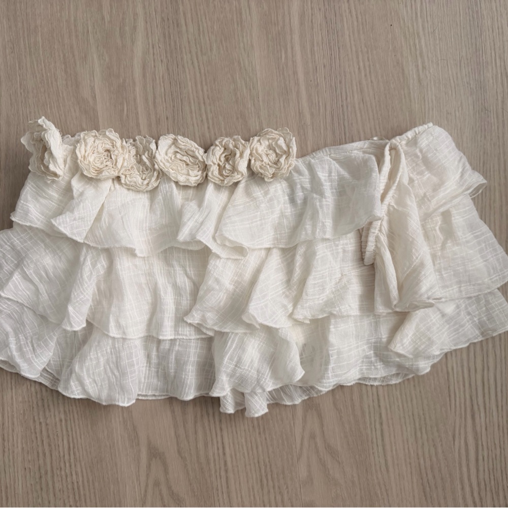 NWT Zara Cream Ruffled Skater Skirt with Floral Trim